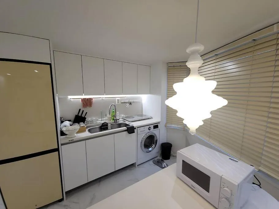 Bridgestar001 Gangnam Sinsa Station Garosugil 6 Guests Apartment Seoul South Korea