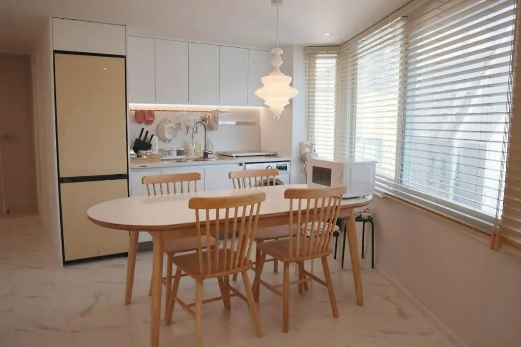 Bridgestar001 Gangnam Sinsa Station Garosugil 6 Guests Apartment Seoul