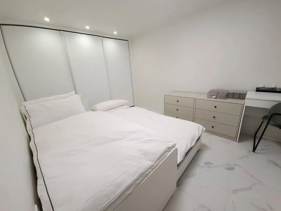Bridgestar001 Gangnam Sinsa Station Garosugil 6 Guests Apartment Seoul South Korea