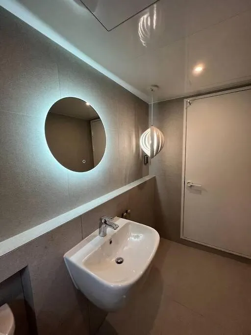 Bridgestar001 Gangnam Sinsa Station Garosugil 6 Guests Apartment Seoul